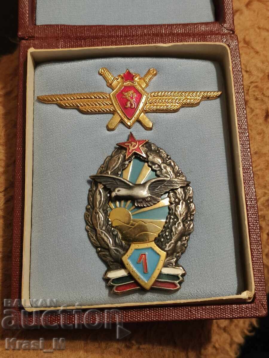 Insignă de ofițer perfectă, cu cutia originală! Insignă de ofițer perfectă, cu cutia originală!