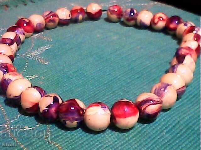 Beautiful elastic necklace made of natural stone Beautiful elastic necklace made of natural stone