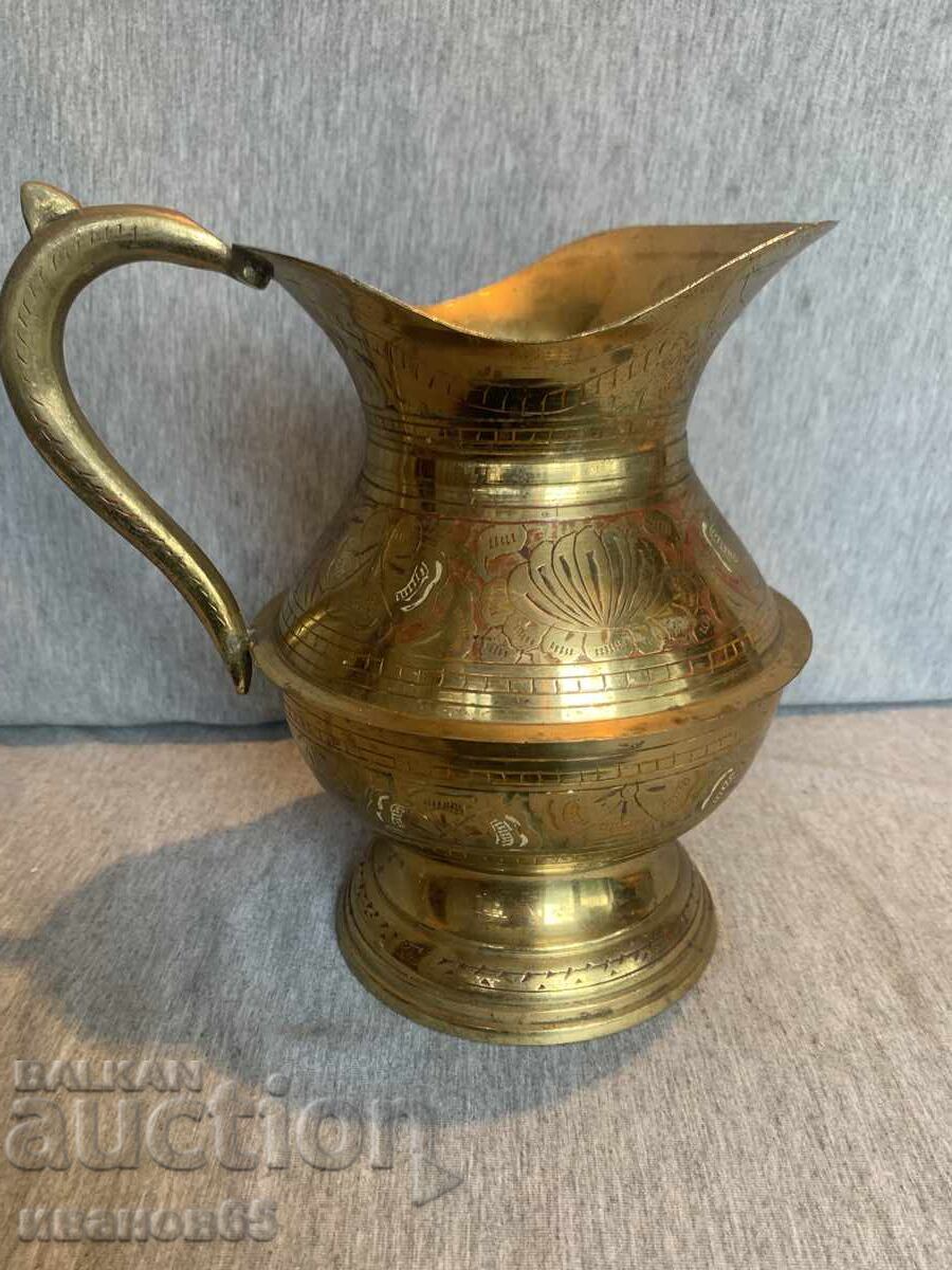 Cană/Vază veche din alamă gravată