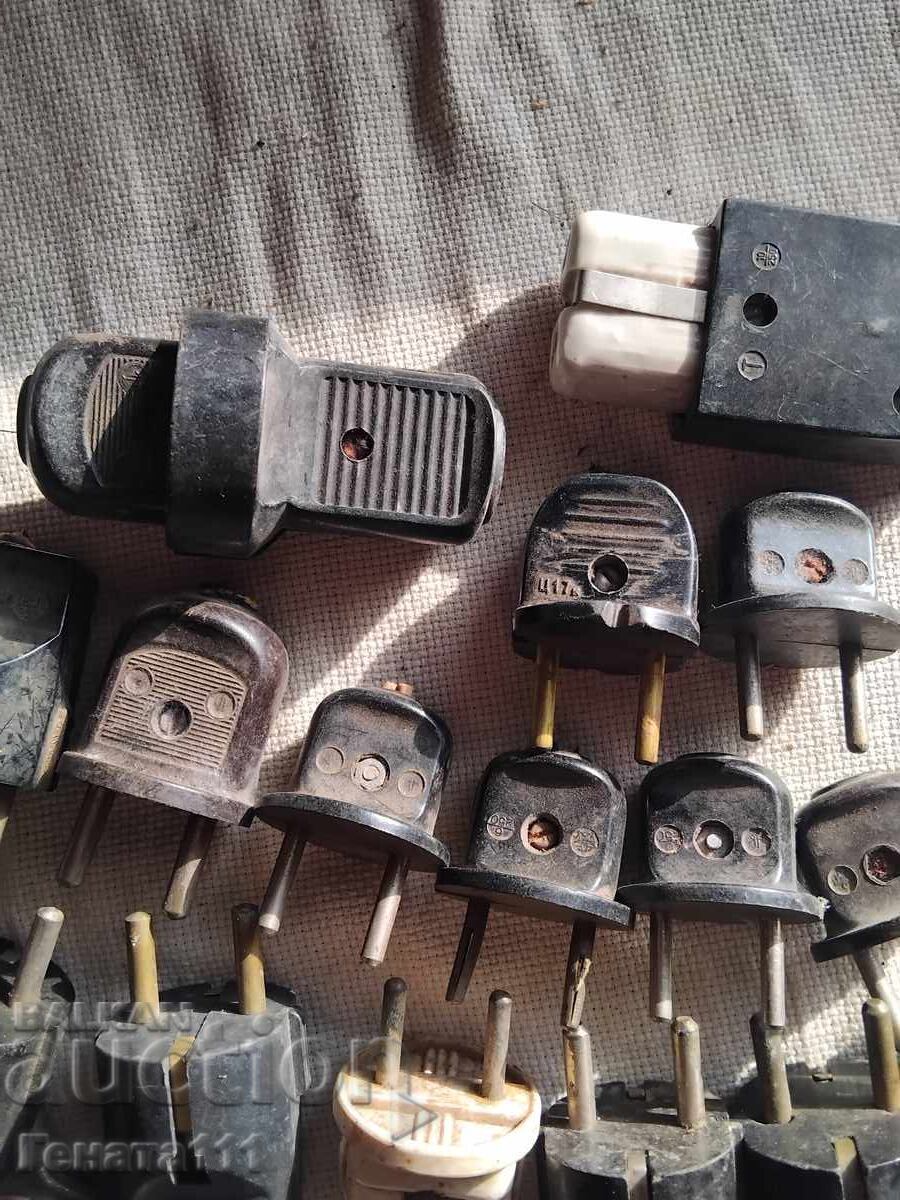 Auction Lot of old bakelite plugs Auction Lot of old bakelite plugs