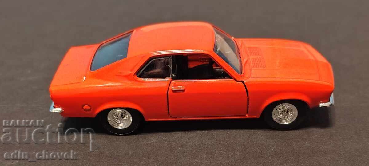 Livrarea Welly NEX Opel Manta A 1970, scară 1:34
