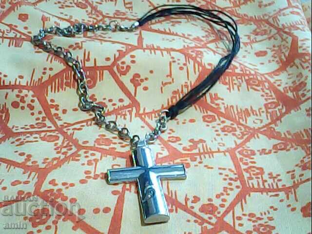 колие със кръст колие със кръст