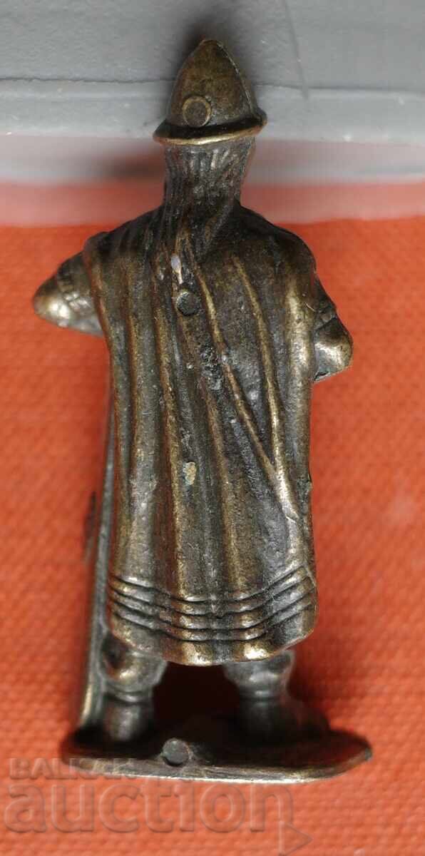 Kinder Surprise Kinder Surpriză cu preț € 5.00 | 9.78 BGN Kinder Surprise Kinder Surpriză cu preț € 5.00 | 9.78 BGN