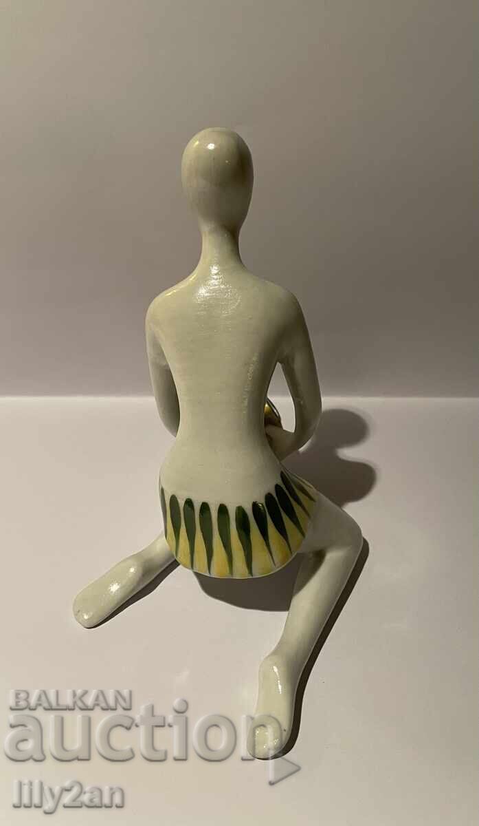 Auction Porcelain figurine Auction Porcelain figurine