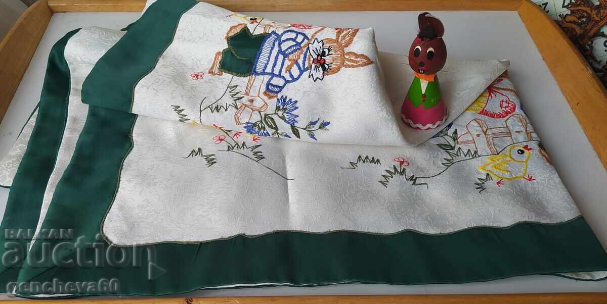 Față de masă de Paște - iepurași cu preț € 7.00 | 13.69 BGN