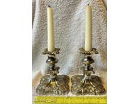 Sfeșnice englezești placate cu argint – Rococo Revival, 1900–1920