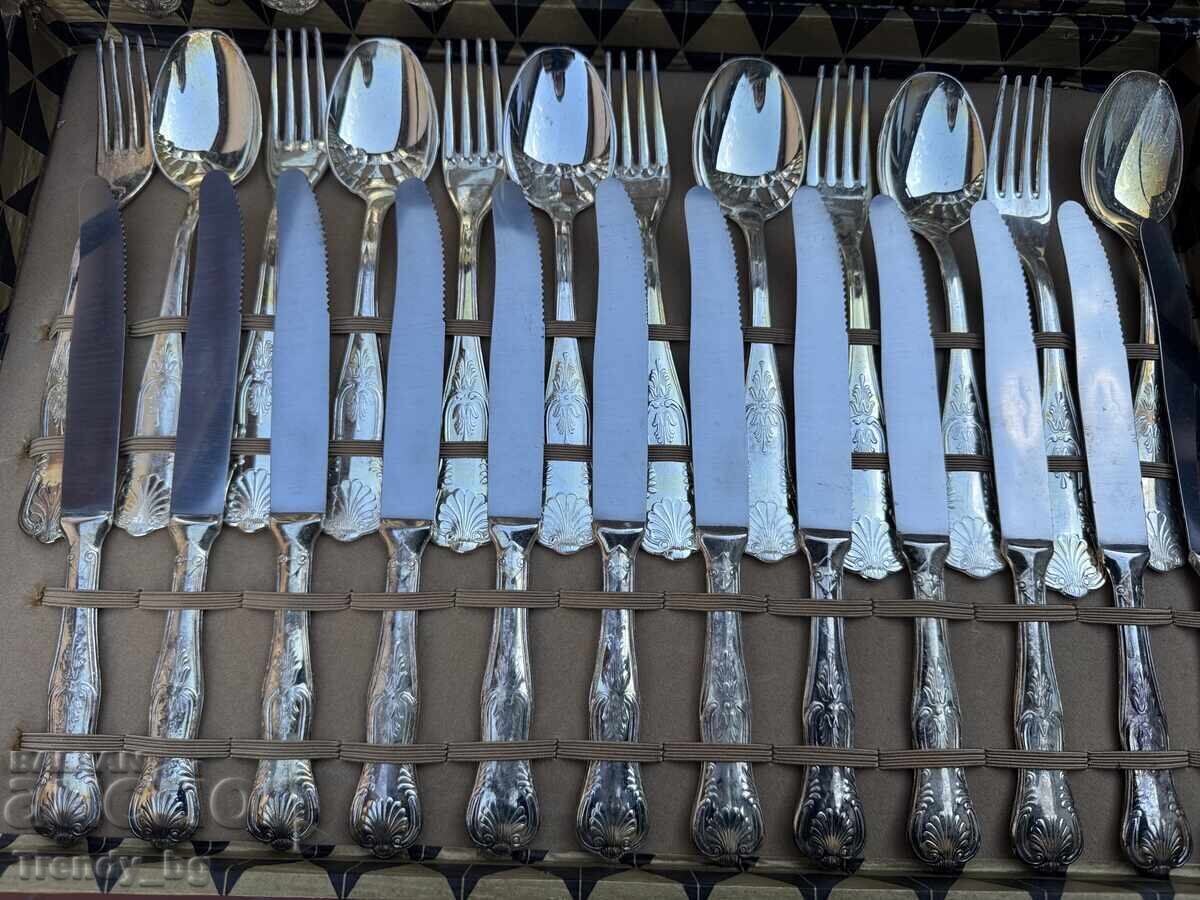 Set italian de tacâmuri argintate (ARG 800) cu preț € 210.00 | 410.73 BGN