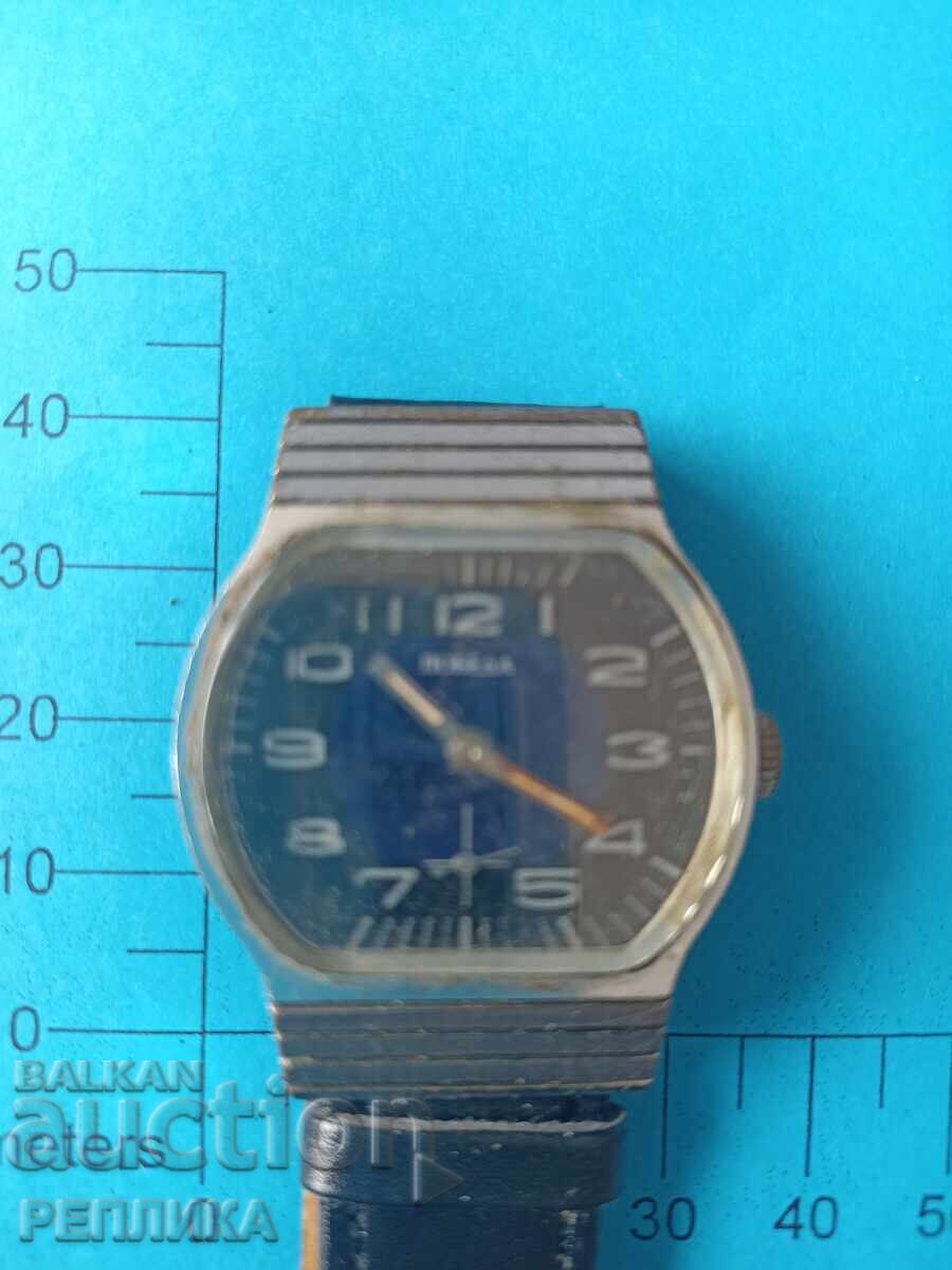 Ceas rusesc de colecție vechi Pobeda cu preț € 16.00 | 31.29 BGN