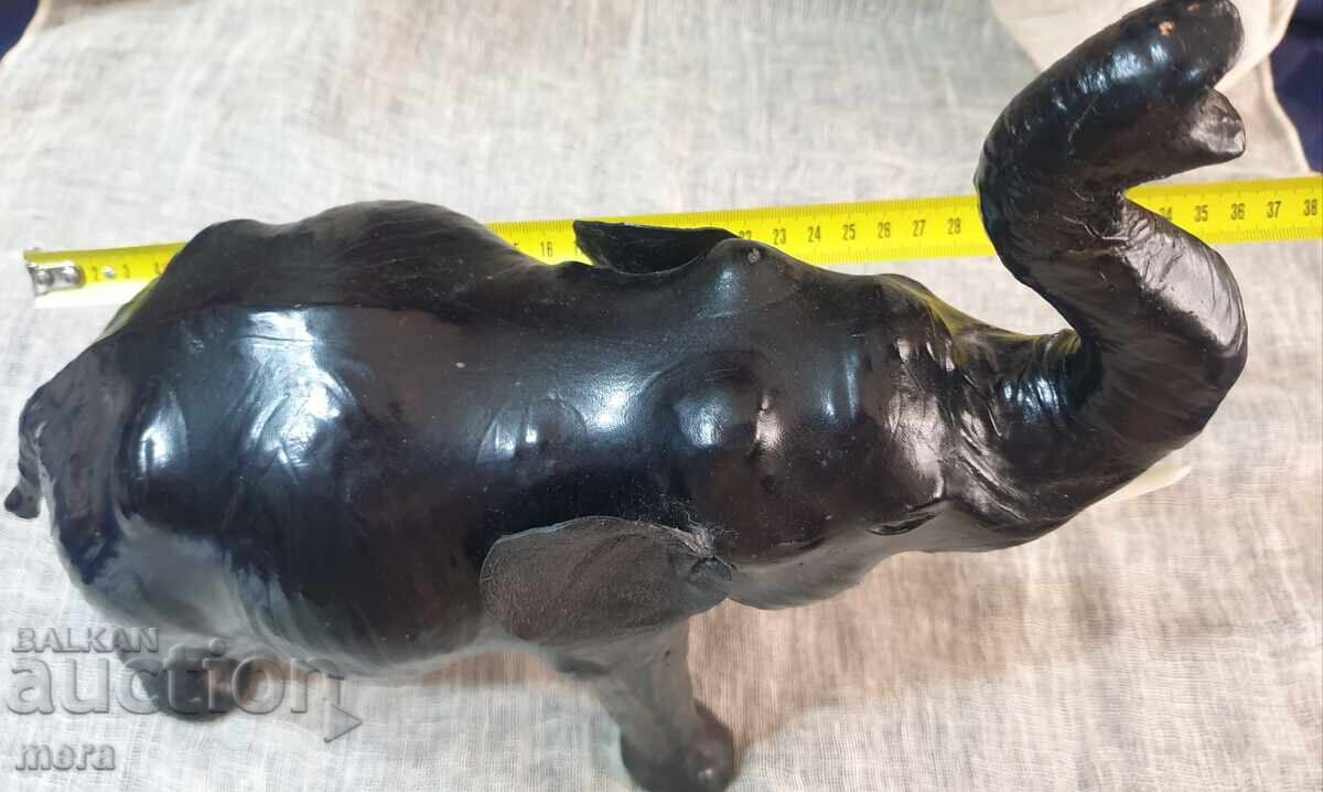 Пластика на слон от естествена кожа - 5