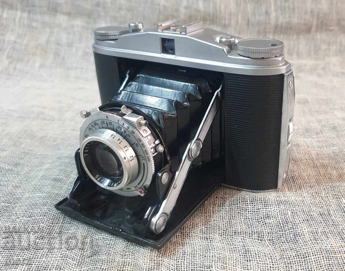 Старинен мехов фотоапарат AGFA