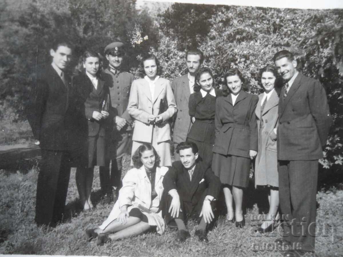 Fotografie veche, 1 mai 1943