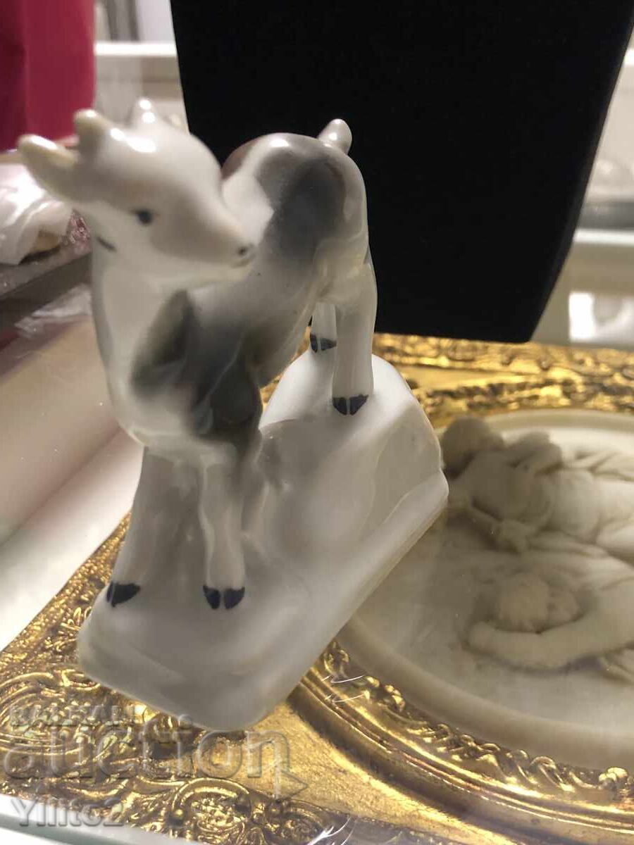 Figurină din porțelan bulgar - 6