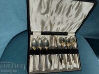 Επιχρυσωμένο σετ κουταλιών με τσιμπίδα σε αυθεντικό κουτί