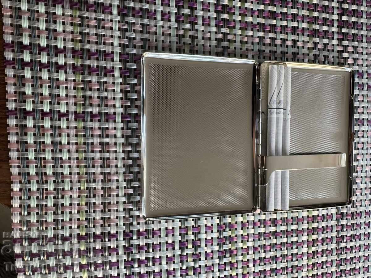 Tabacheră Ben Sherman – metalică, cu finisaj oglindă cu preț € 35.00 | 68.45 BGN