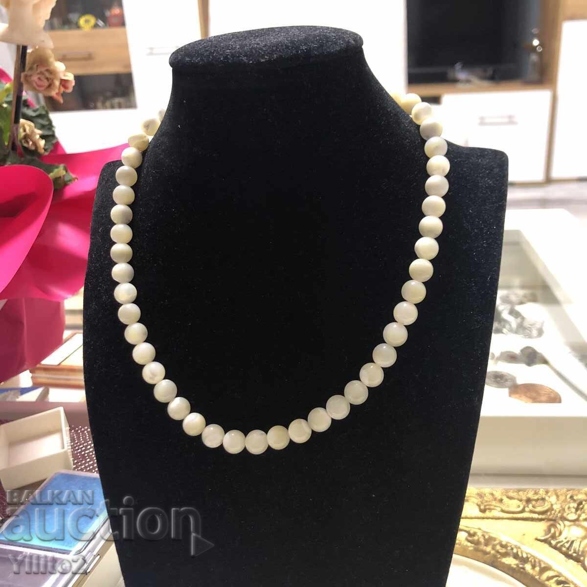 Mother-of-pearl and silver necklace