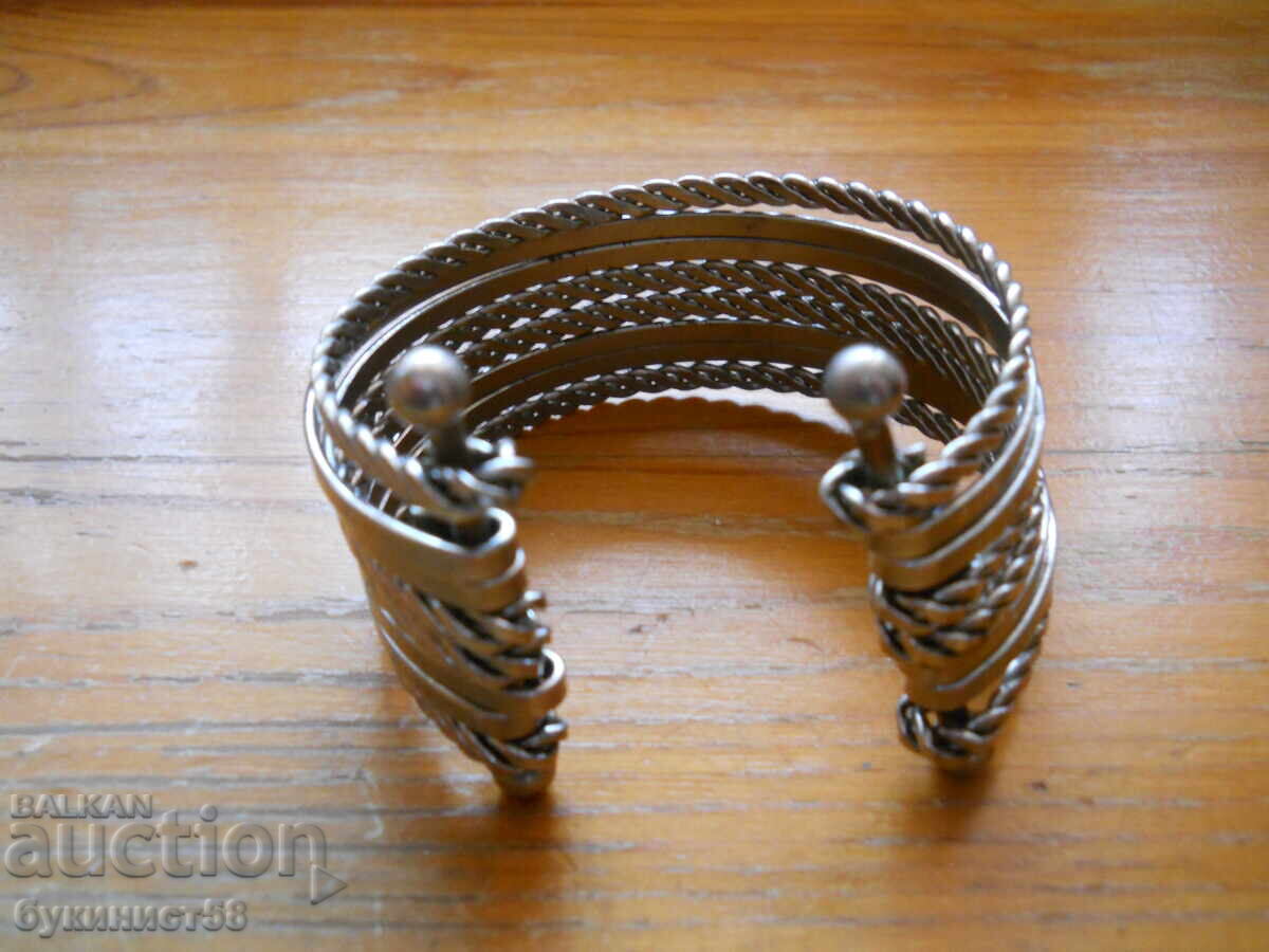 Brățară veche din metal