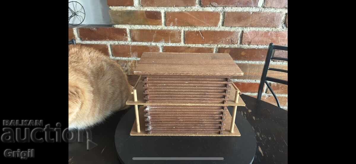 Δημοπρασία Παλιά western σπιτάκια Γερμανίας. Φιγούρες ινδιάνων, καουμπόηδων και στρατιωτών Δημοπρασία Παλιά western σπιτάκια Γερμανίας. Φιγούρες ινδιάνων, καουμπόηδων και στρατιωτών