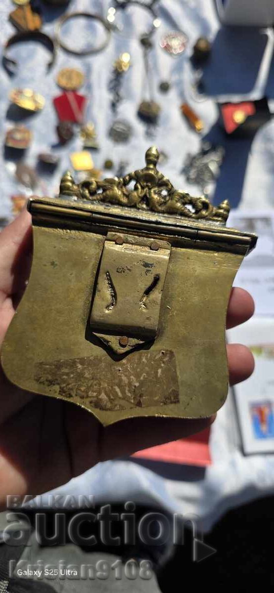 Licitație Cartușieră din alamă din secolul al XIX-lea, utilizată, în stare bună