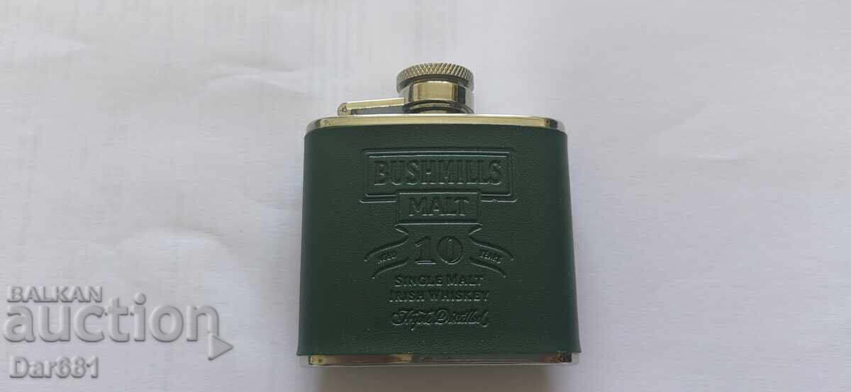 Джобна бутилка за уиски Джобна бутилка за уиски