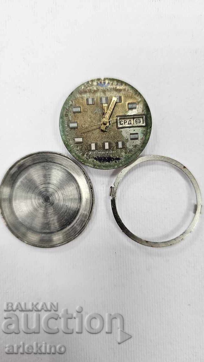 Hand-wound USSR Raketa watch movement