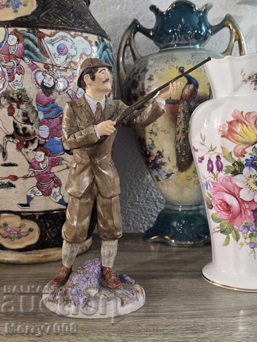 "The Shooter", изработена от Coalport, Англия ! - 5