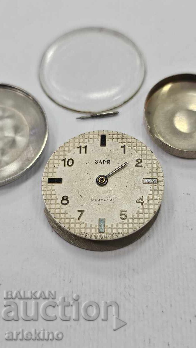 Licitație Mecanism pentru ceas sovietic Zaria cu întoarcere manuală