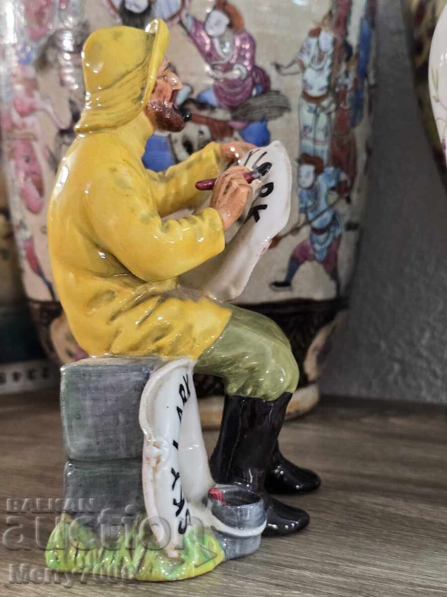 Royal Doulton, modelul „The Boatman” (H.N. 2417) cu preț € 55.00 | 107.57 BGN