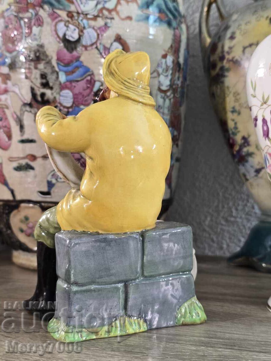 Licitație Royal Doulton, modelul „The Boatman” (H.N. 2417)
