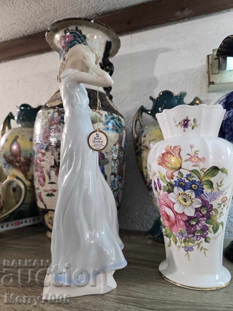 Livrarea Royal Doulton - Reflections, modelul "Windflower" (H.N. 3077)