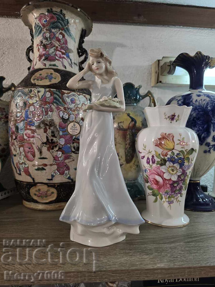 Royal Doulton - Reflections, modelul "Windflower" (H.N. 3077)