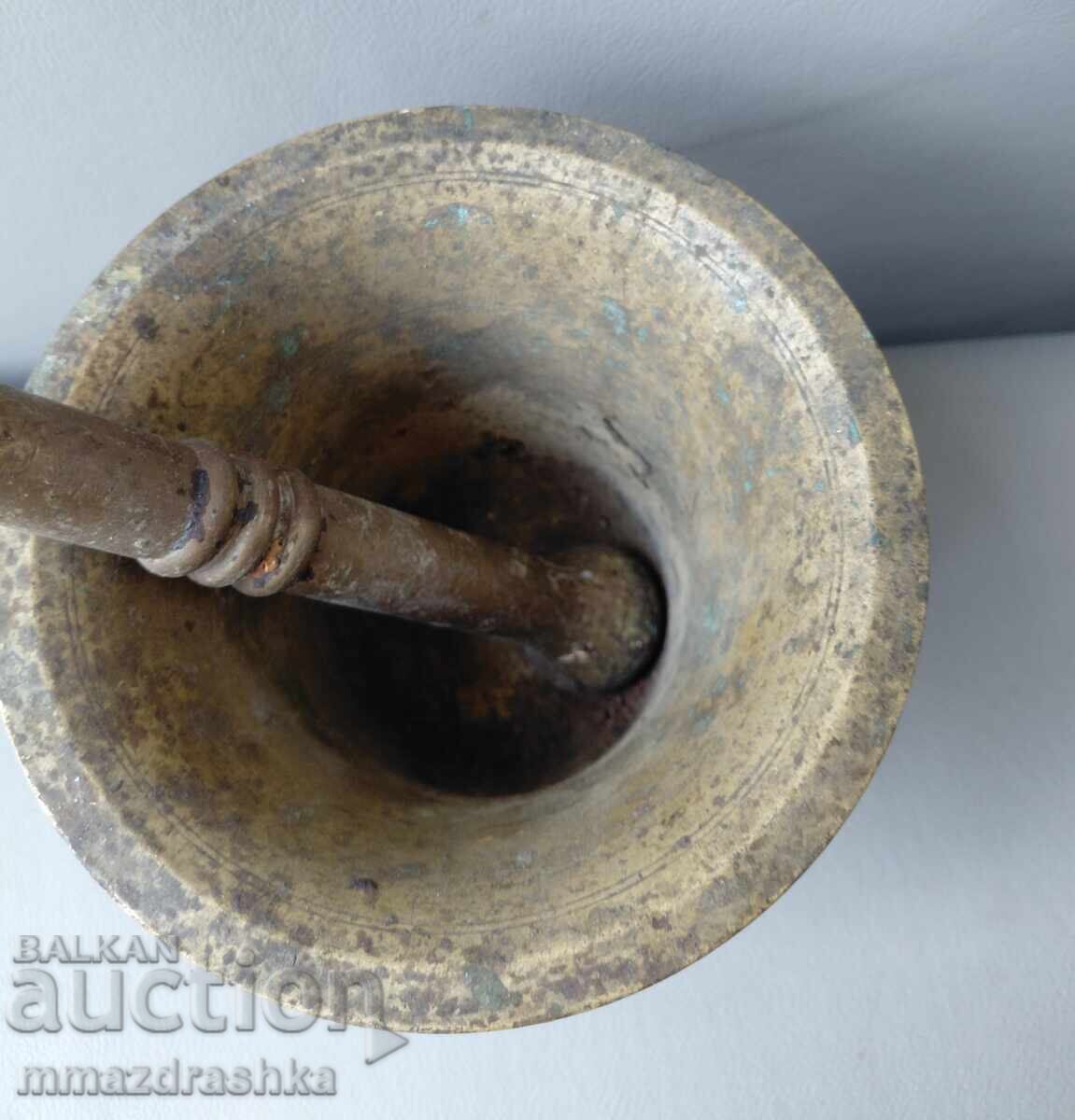 Παράδοση Μπρούτζινο γουδί με αυτιά Παράδοση Μπρούτζινο γουδί με αυτιά