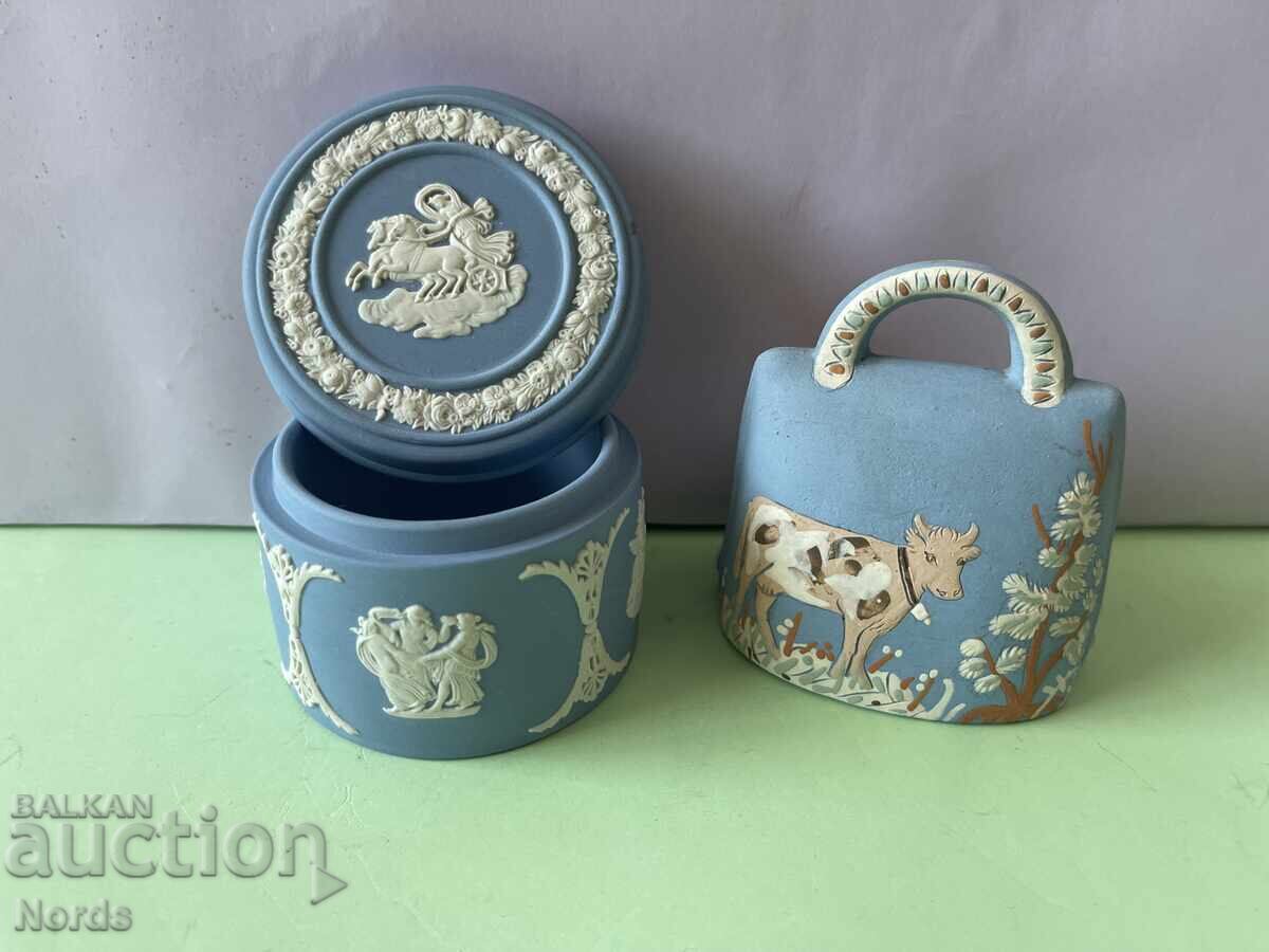 Cutie de bijuterii și clopoțel Wedgwood cu preț € 0.01 | 0.02 BGN