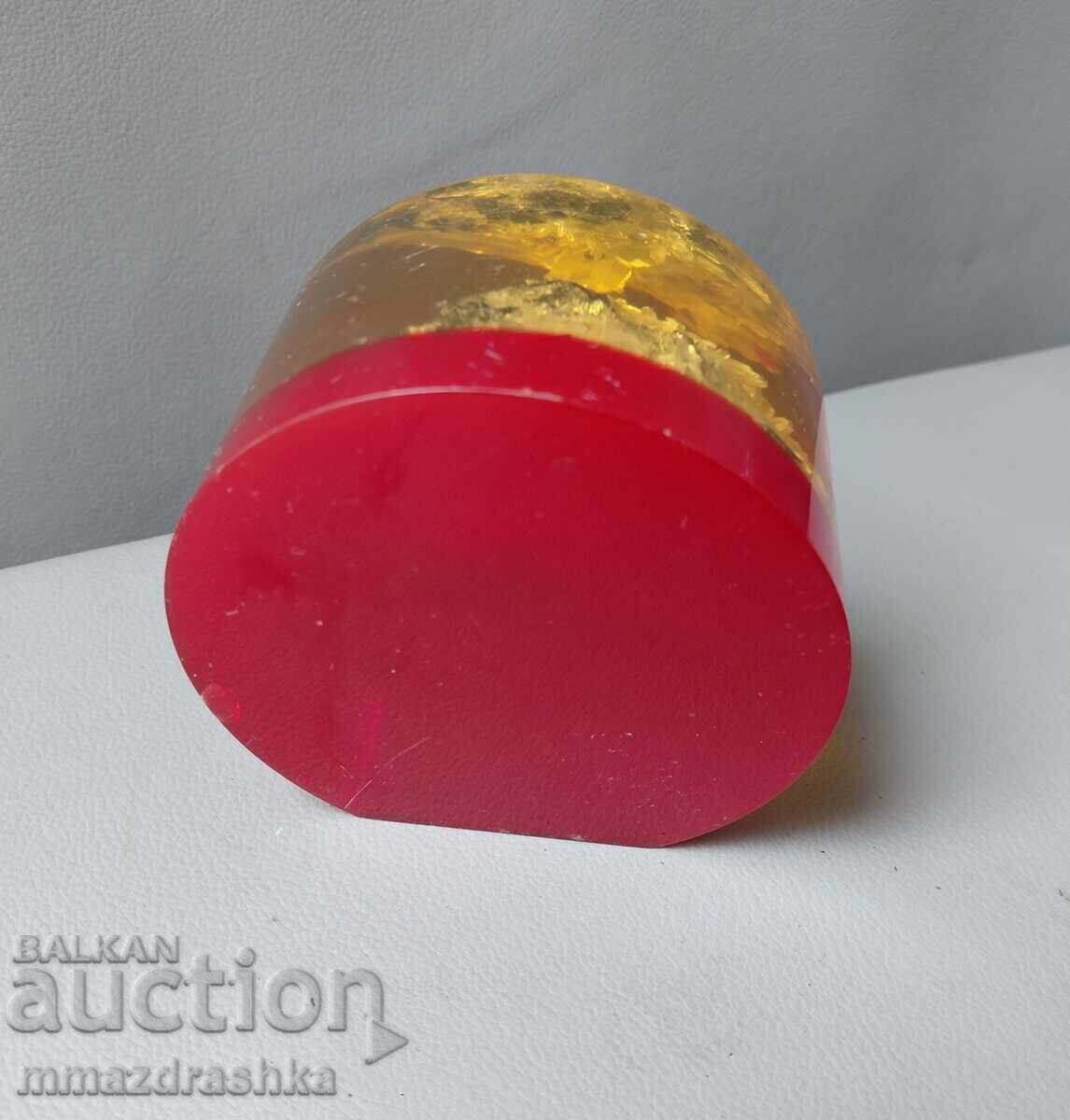 Аукцион Планински кристал в епоксидна смола Аукцион Планински кристал в епоксидна смола