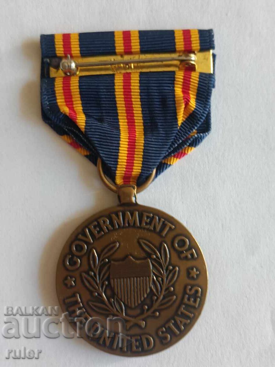 Παράδοση Μετάλλιο Πολιτικής Υπηρεσίας των ΗΠΑ στο Βιετνάμ, 1965 Παράδοση Μετάλλιο Πολιτικής Υπηρεσίας των ΗΠΑ στο Βιετνάμ, 1965