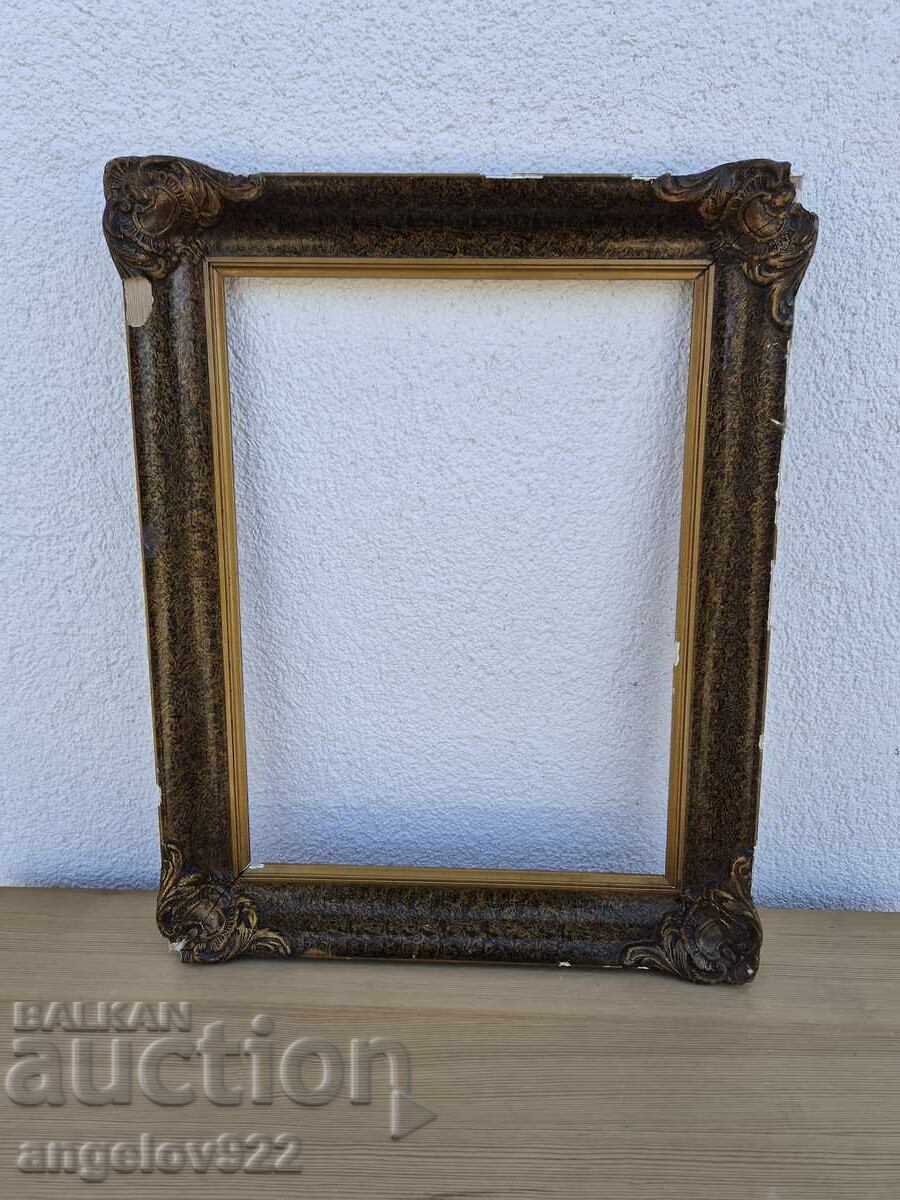 O rama frumoasa din lemn!!! cu preț € 0.01 | 0.02 BGN