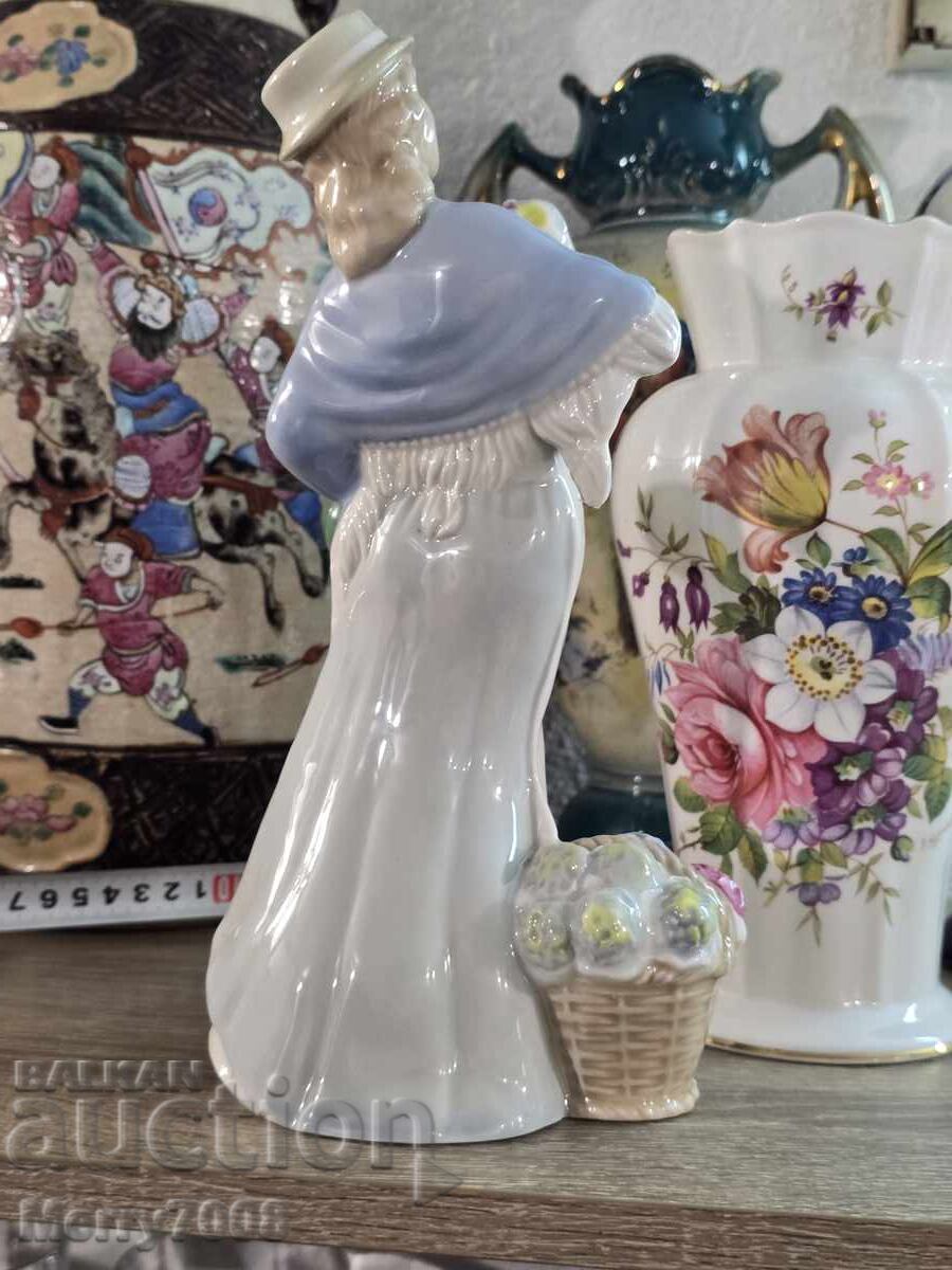 Royal Doulton - "Covent Garden" (HN 2857) !!! με τιμή € 90.00 | 176.02 BGN