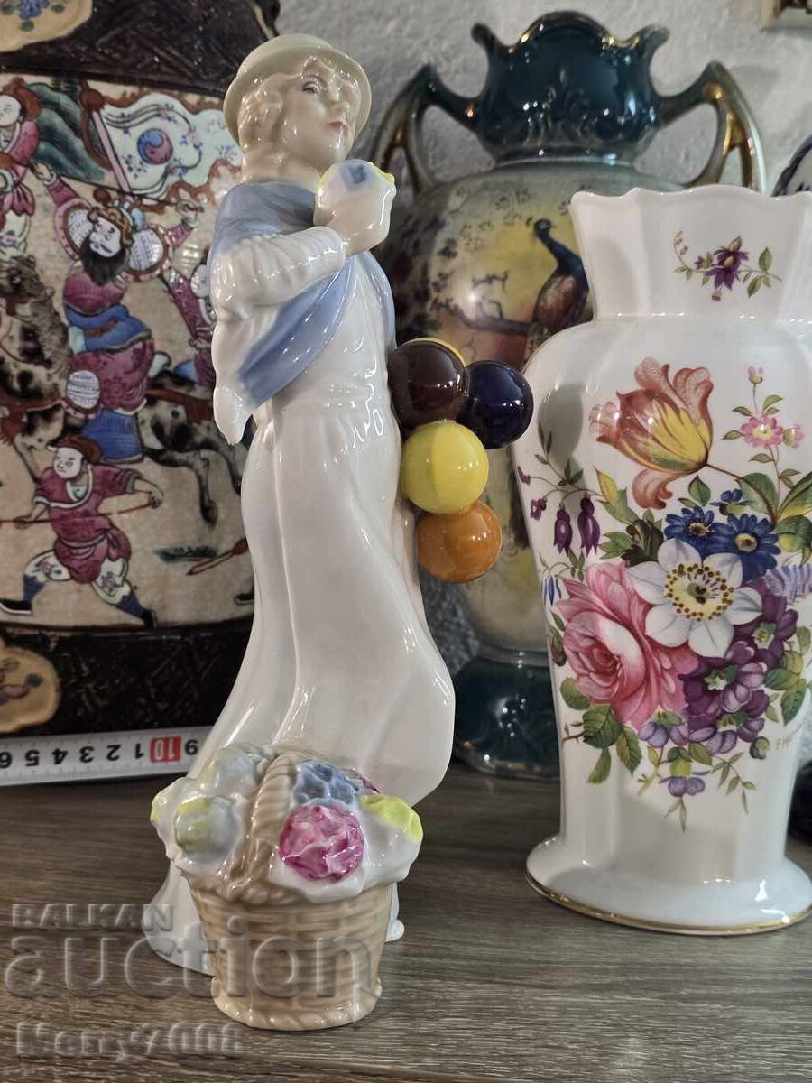 Licitație Royal Doulton - „Covent Garden” (HN 2857) !!!