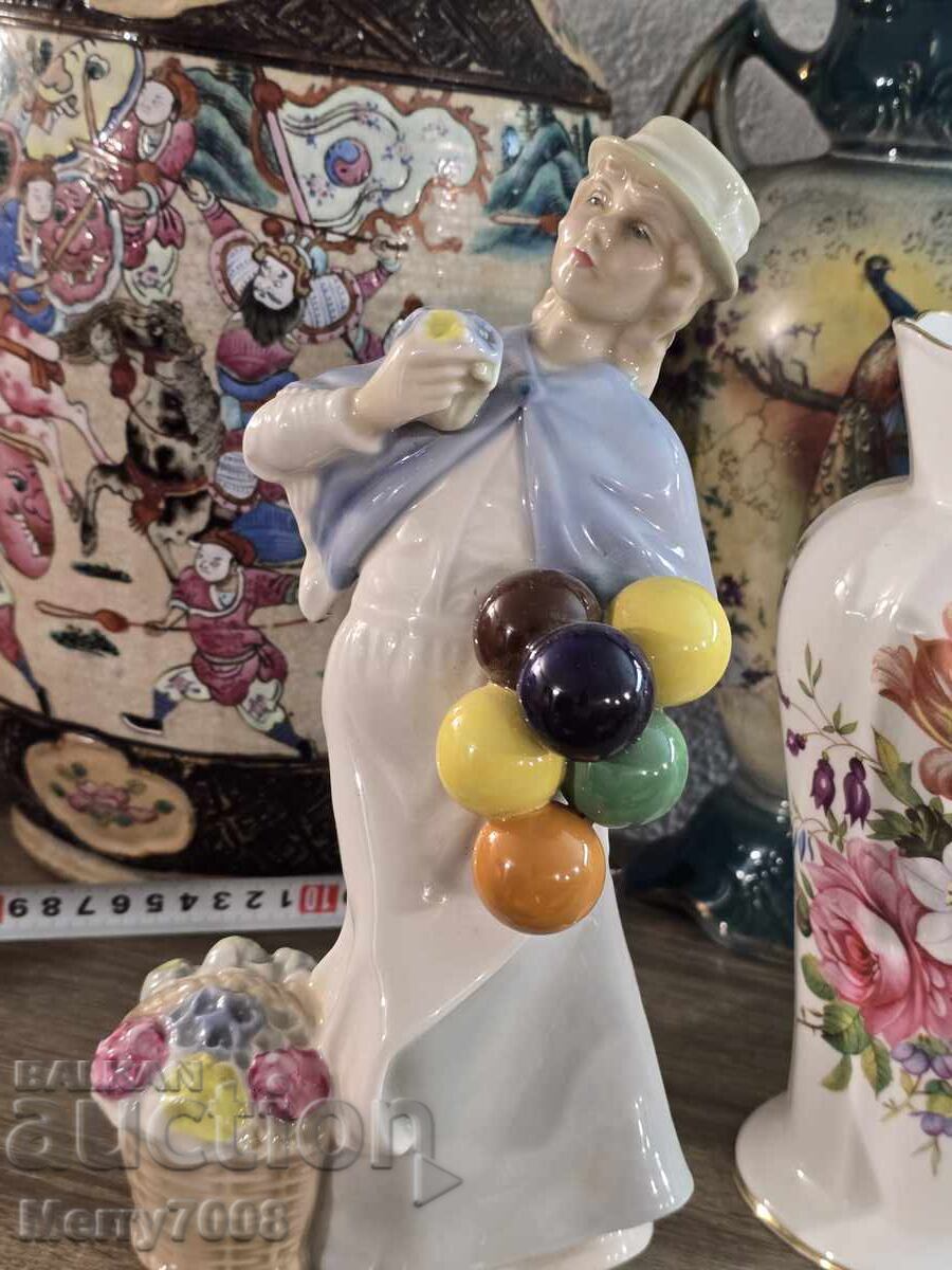 Royal Doulton - „Covent Garden” (HN 2857) !!!