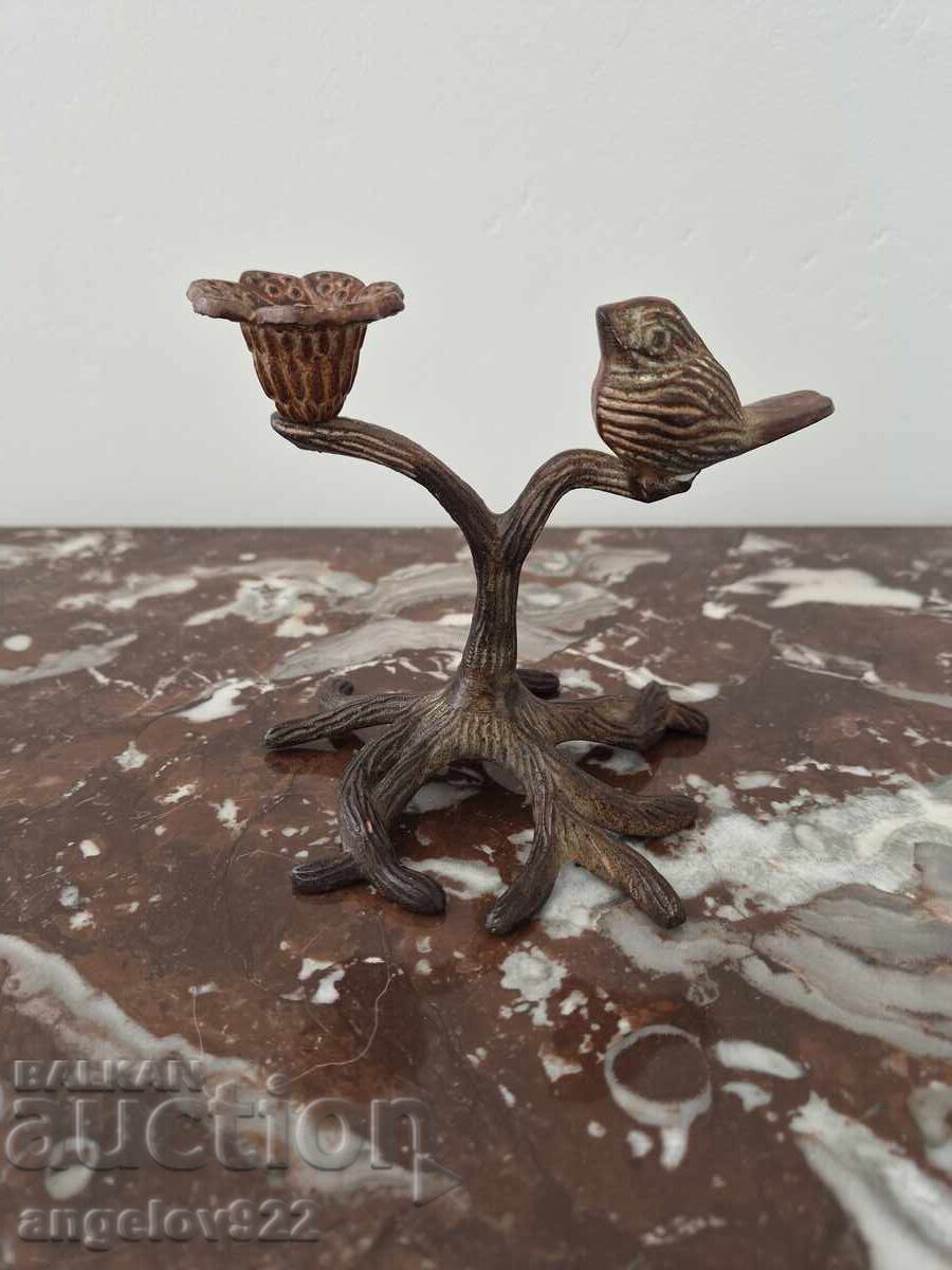 Livrarea Frumos sfeșnic masiv din bronz!!!