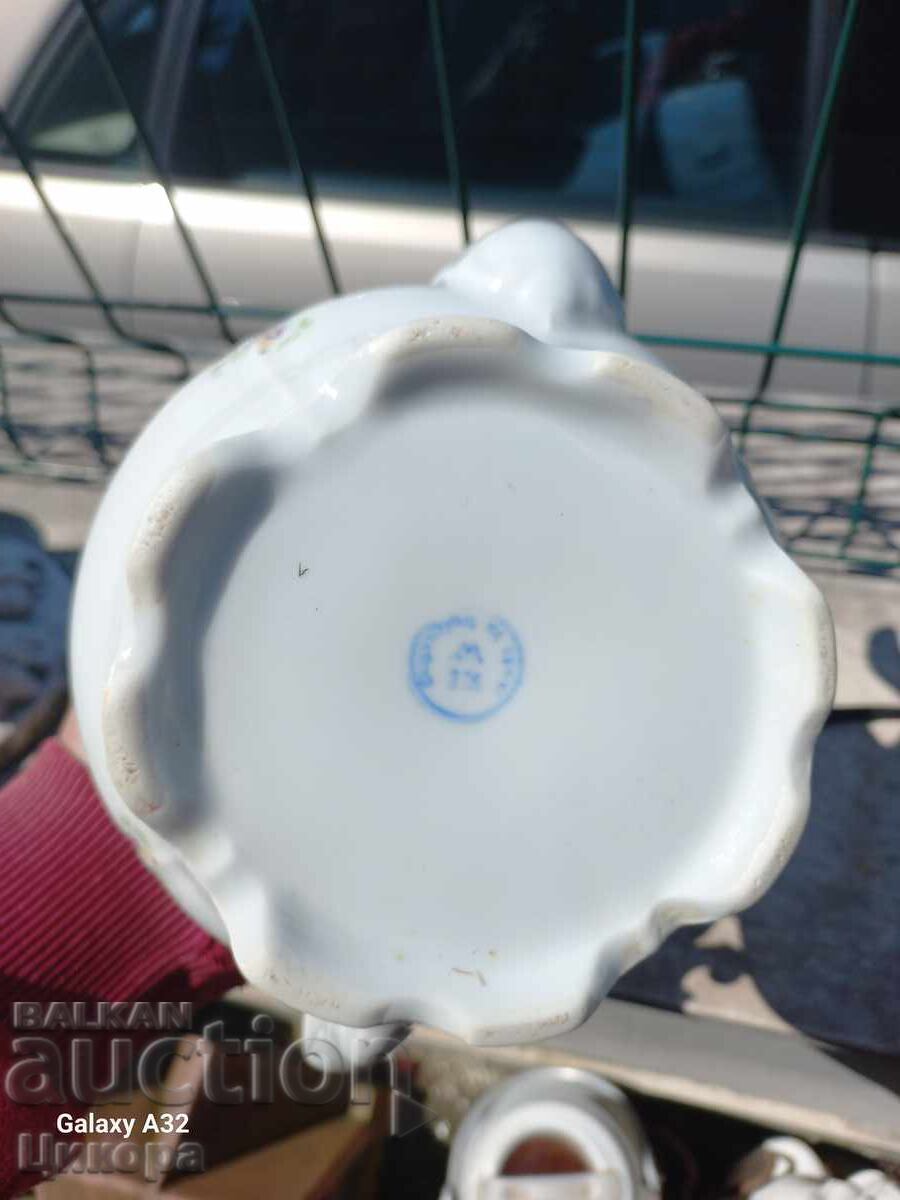 Доставка на СТАР БЪЛГАРСКИ ПОРЦЕЛАНОВ ЧАЙНИК