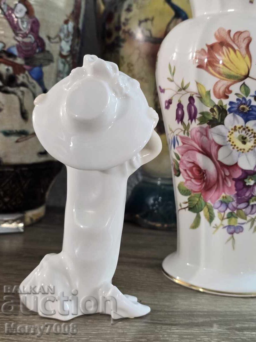 Licitație Figurină Royal Doulton intitulată "Make Believe" (HN2224) !!!