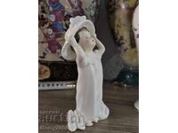 Royal Doulton figurine "Make Believe" (HN2224) !!!