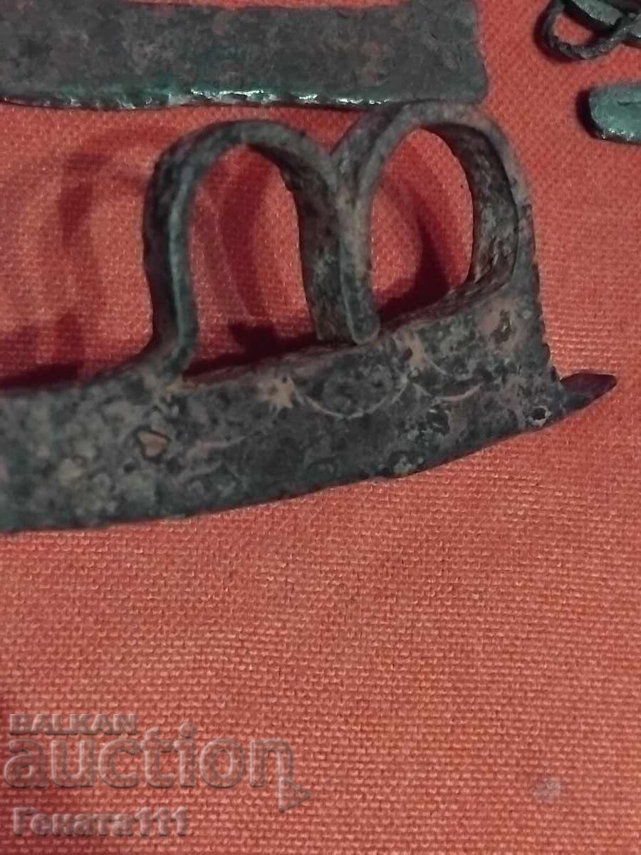 Vechi amnar din fier forjat, cremene cu preț € 30.00 | 58.67 BGN