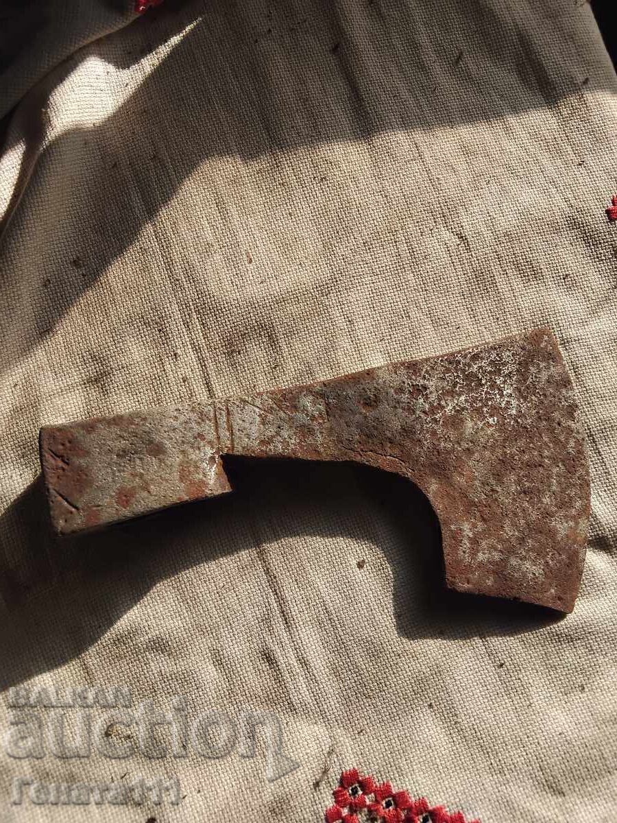 Topor vechi forjat secure Topor vechi forjat secure