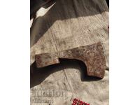 Стара кована брадва секира