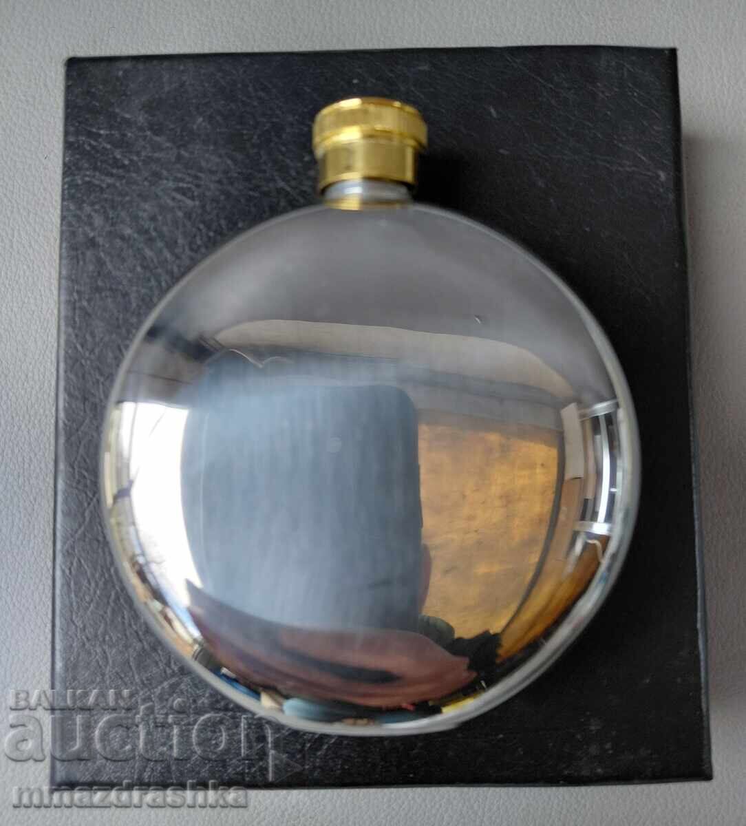 Licitație Ploscă pentru whisky cu pâlnie, nouă