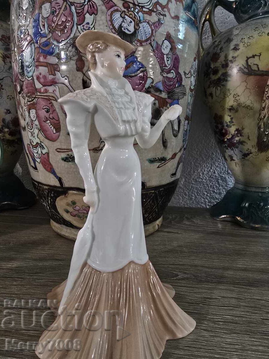 Chantilly Lace Charm της Coalport !!! με τιμή € 55.00 | 107.57 BGN Chantilly Lace Charm της Coalport !!! με τιμή € 55.00 | 107.57 BGN