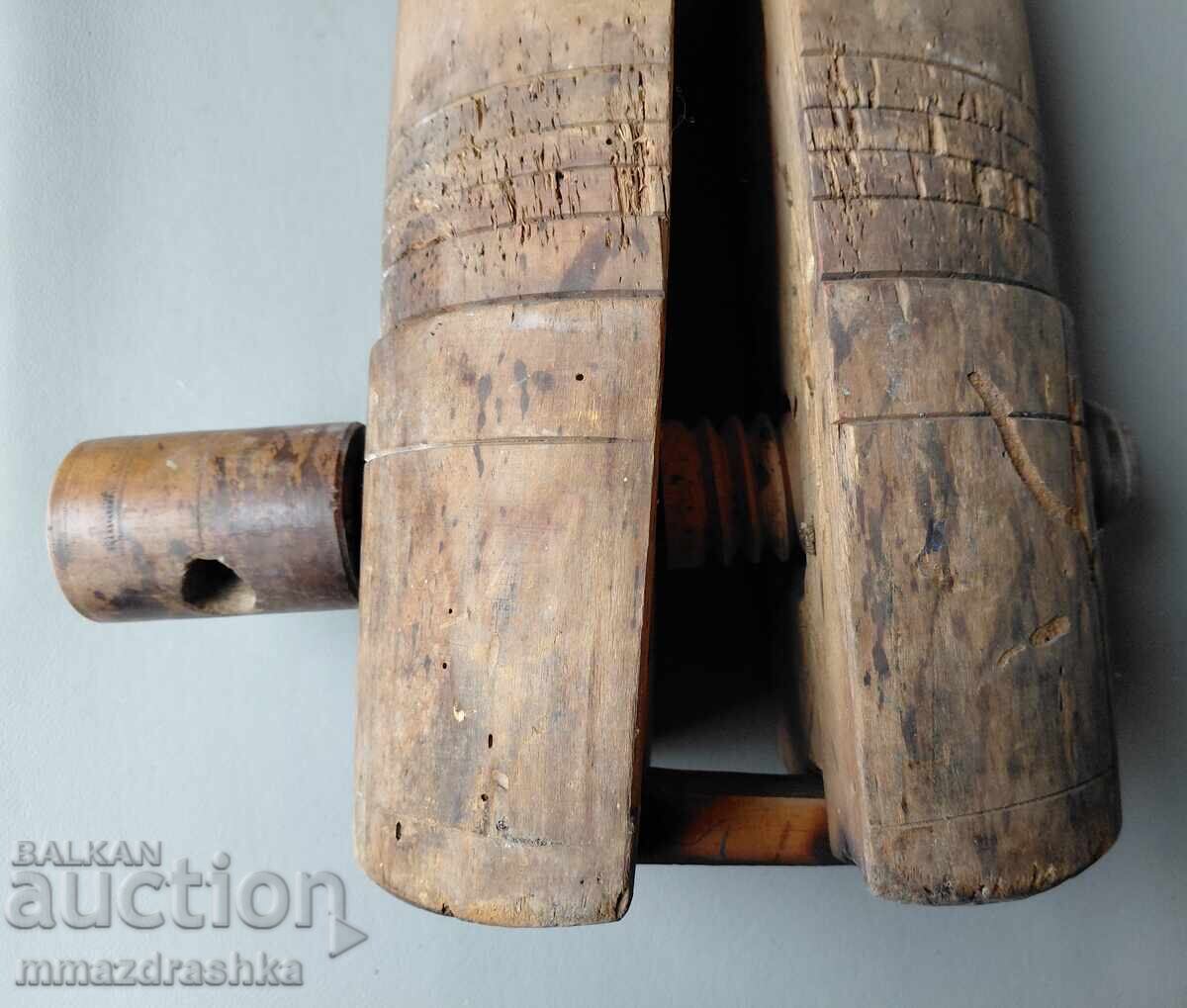 Калъп за шапки 19-ти век с цена € 0.01 | 0.02 лв. Калъп за шапки 19-ти век с цена € 0.01 | 0.02 лв.