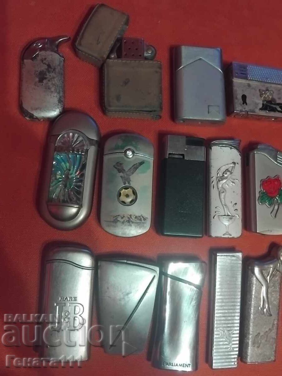 O mulțime de brichete cu preț € 30.00 | 58.67 BGN O mulțime de brichete cu preț € 30.00 | 58.67 BGN