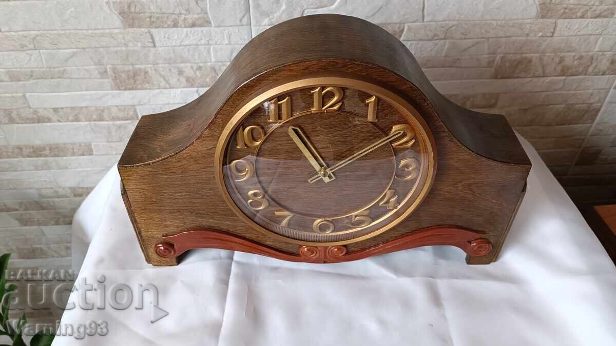 Стар руски каминен часовник - ВЕСНА / VESNA - 1975г. с цена € 70.00 | 136.91 лв. Стар руски каминен часовник - ВЕСНА / VESNA - 1975г. с цена € 70.00 | 136.91 лв.